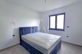 Štinjan stan 78m2,2s+db, terasa 10m2!, Pula, Appartement