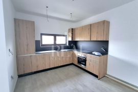 Štinjan stan 78m2,2s+db, terasa 10m2!, Pula, Appartement