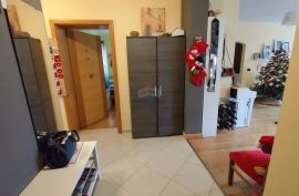 Crikvenica, stan, 3S+DB, 94m2 s vrtom i parkingom, Crikvenica, Apartamento