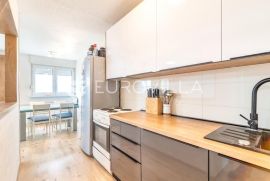 Zagreb, Srednjaci prekrasan trosoban stan 66m2 na 18. katu, Zagreb, Stan