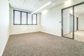 Zagreb, Dubrava, poslovni prostor uredske namjene 435 m2 unutar poslovne zgrade, Zagreb, Commercial property