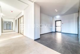 Zagreb, Dubrava, poslovni prostor uredske namjene 435 m2 unutar poslovne zgrade, Zagreb, Commercial property