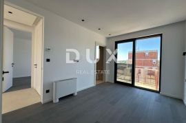 OTOK KRK, GRAD KRK - Penthouse 3S+DB sa krovnom terasom, Krk, شقة