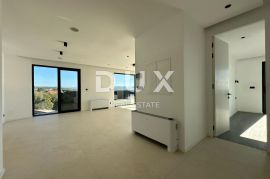 OTOK KRK, GRAD KRK - Penthouse 3S+DB sa krovnom terasom, Krk, شقة