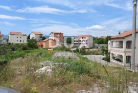 ZAMET (GORNJI), SRDOČI, MARINIĆI- građevinski teren 1000m2 za stambenu zgradu – stanove / obiteljsku kuću, Viškovo, Zemljište