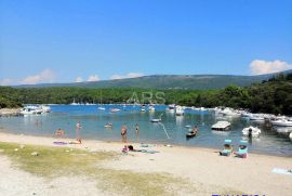 MALA RAVNA PARCELA S POGLEDOM NA MORE, Labin, Zemljište