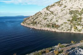 Kuća sa bazenom na obali mora, Senj, House