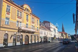 Osijek, Centar, ulični poslovni prostor 905 m2, potencijal za razne djelatnosti, Osijek, Poslovni prostor