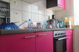 Pobri - 3 sobni stan, balkon, velika terasa i 2 parkirna mjesta, Opatija - Okolica, Wohnung