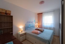 Pobri - 3 sobni stan, balkon, velika terasa i 2 parkirna mjesta, Opatija - Okolica, Wohnung