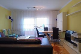 Pobri - 3 sobni stan, balkon, velika terasa i 2 parkirna mjesta, Opatija - Okolica, Wohnung