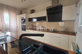 Prodaja, Maksimir stan 113m2+garaža+VPM, Zagreb, Apartamento