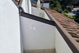 STAN U ROVINJU , na 300 m od mora, POVOLJNA PRODAJA ZA RENOVACIJU, Rovinj, Flat