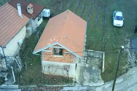 Vikendica 58m² sa vinogradom nadomak grada Pregrade!, Pregrada, Kuća