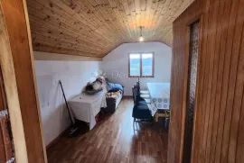 Vikendica 58m² sa vinogradom nadomak grada Pregrade!, Pregrada, Kuća