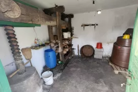 Vikendica 58m² sa vinogradom nadomak grada Pregrade!, Pregrada, Kuća