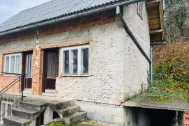 Kuća za adaptaciju u Čučerju, na dobroj lokaciji, Gornja Dubrava, Kuća