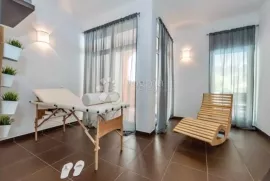 VILA - PRILIKA ZA INVESTICIJU, Skradin, Kuća