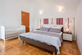 VILA - PRILIKA ZA INVESTICIJU, Skradin, Kuća