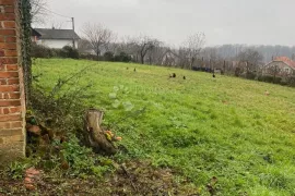 Rijetkost na tržištu, Gornji Kneginec, Zemljište