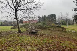 Rijetkost na tržištu, Gornji Kneginec, Zemljište