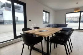 LUKSUZAN PENTHOUSE U BLIZINI SKY OFFICA, Trešnjevka - Sjever, Stan