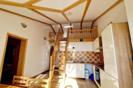 Osunčan apartman s pogledom na more, Ližnjan, Daire