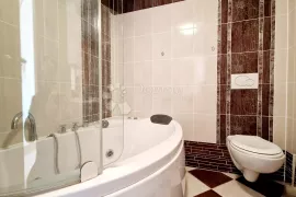 Osunčan apartman s pogledom na more, Ližnjan, Daire