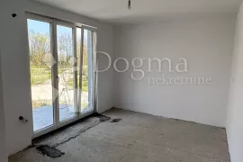 Dugo Selo(Lupoglav) Legalna Kuća 225m2, Brckovljani, Kuća