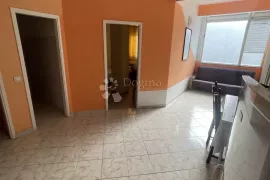 Stan u Vodicama u blizini mora, Vodice, Appartement