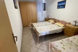 Stan u Vodicama u blizini mora, Vodice, Appartement