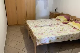 Stan u Vodicama u blizini mora, Vodice, Appartement