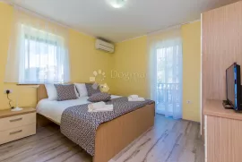 Atraktivan apartman za najam 200 m od mora!, Kostrena, Stan