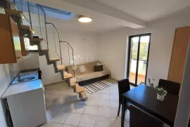 Dvoetažni apartman u zaleđu Malinske, Malinska-Dubašnica, Stan