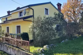 Obiteljska kuća u mirnom selu, 5 spavaćih soba, Pazin - Okolica, Casa