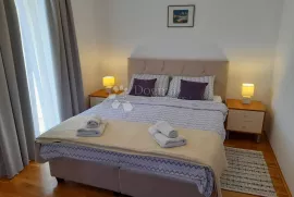 Kuća sa apartmanima, Rovinj, House