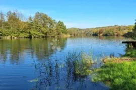 Prvi red uz Mrežnicu, Tounj, Zemljište