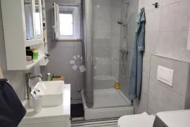 Prekrasan apartman blizu mors, Novi Vinodolski, Kвартира