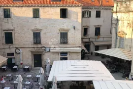 Stan u Starom gradu Dubrovniku s privatnim đardinom, Dubrovnik, Stan