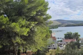 Višekatnica s potencijalom i prekrasnim pogledom - 235m2, Šibenik - Okolica, Kuća