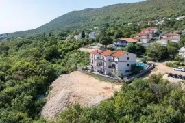 POGLED MORE, SA PROJEKTOM ZA VILLU S BAZENOM!, Labin, Zemljište