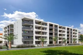 Atraktivan dvosoban stan (S80) na 1. katu, 200 m od mora, Umag, Apartamento