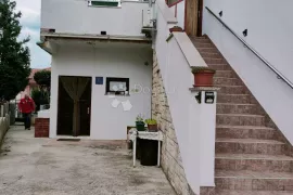 Apartmanska kuća u Rovinju, Rovinj, Famiglia