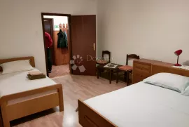 Apartmanska kuća u Rovinju, Rovinj, Famiglia