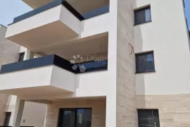 VIR LUKSUZNI APARTMAN CENTAR PLAŽA JADRO ZGRADA A PRIZEMLJE, Vir, Stan