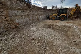 Kombinirano zemljište,građevinska dozvola - Svetvinčenat, Svetvinčenat, Zemljište