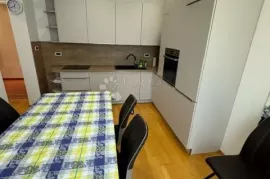 Prostrani stan za najam na Belvederu, Rijeka, Appartement