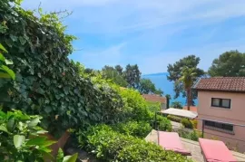 Atraktivni apartman za najam u srcu Opatije, Opatija, Stan