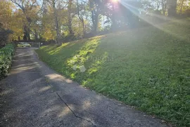 Pogled govori više od riječi, Gornji Grad - Medveščak, Zemljište