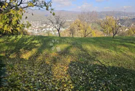 Pogled govori više od riječi, Gornji Grad - Medveščak, Zemljište